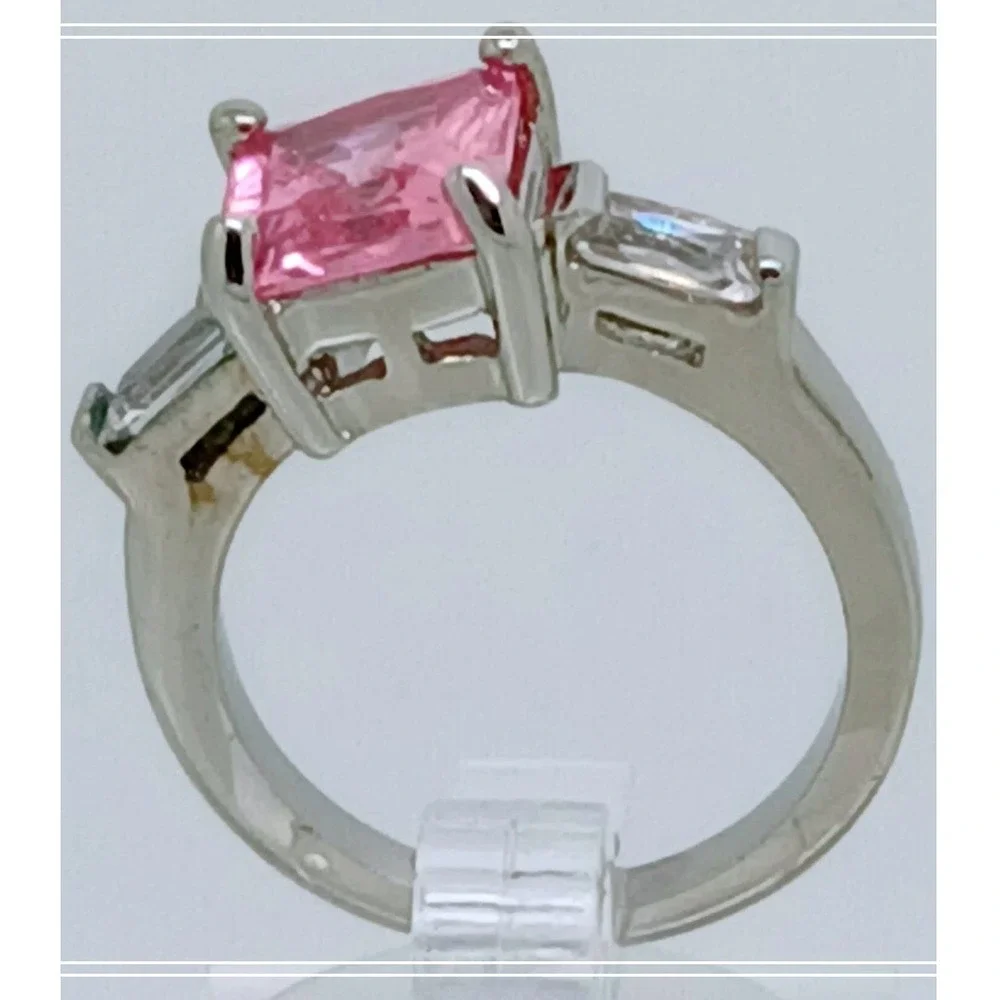 3.5 Ct Vintage 3-Stone White Gold Silver Tone Pink‎ Sim Diamond CZ Ring Size 10 - Picture 2 of 10
